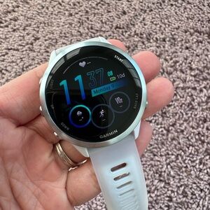 Garmin Forerunner 570 White